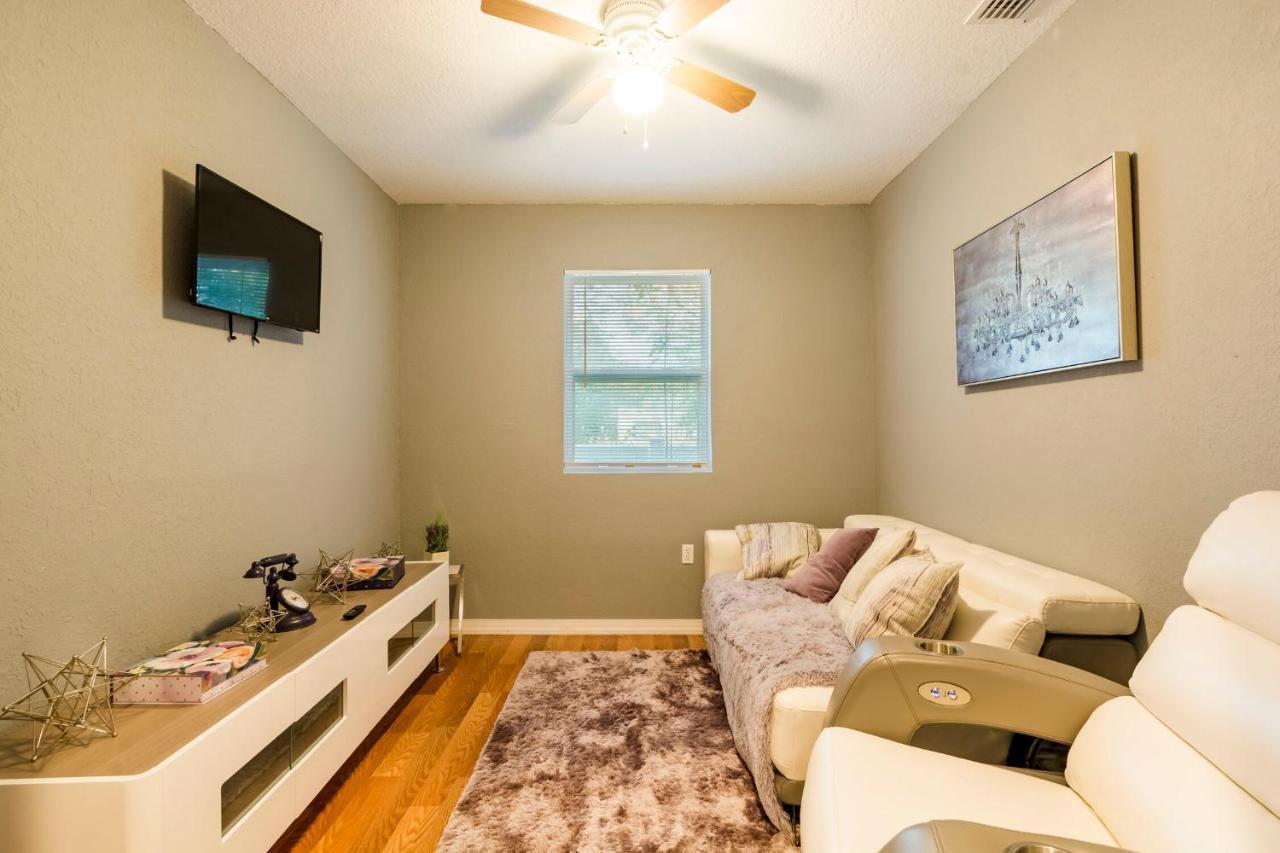 Cute Bungalow In Down Town With Jacuzzi & Grill Holiday home *